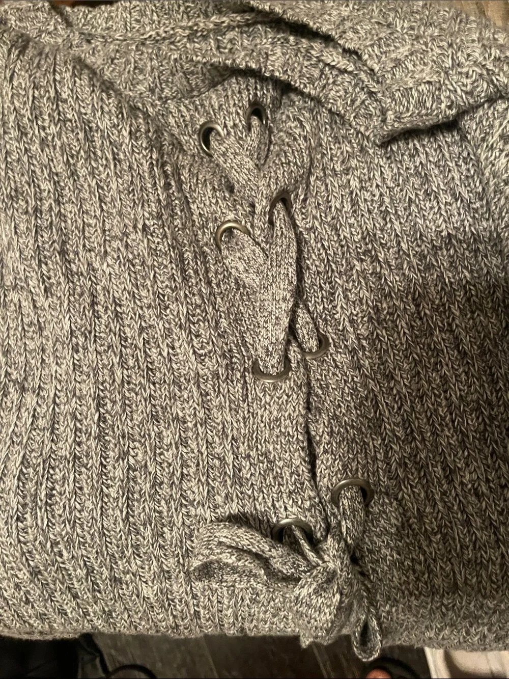 Hollister Heather Gray Cropped Ribbed Crew Sweater